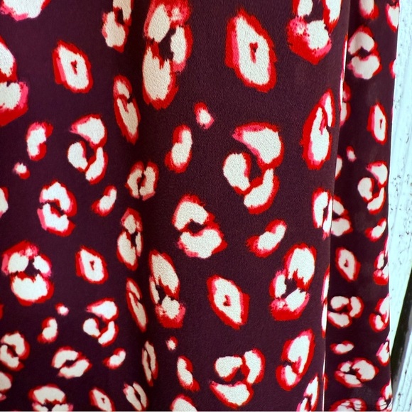 Candies Animal Leopard Print Top Zip Front Sleeveless Size Medium Maroon V-neck - Picture 5 of 11